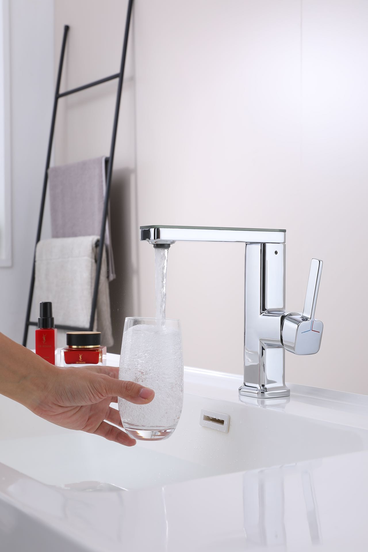 QM-81513 Basin Faucet QM-81513 Basin Faucet
