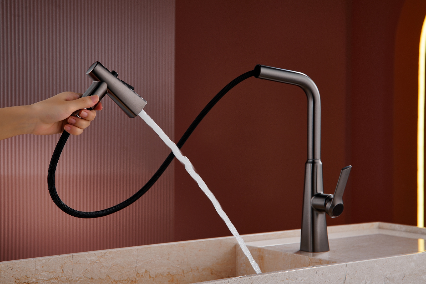 QM-91332 Single Handle Pull-Out Kitchen Faucet QM-91332 Single Handle Pull-Out Kitchen Faucet